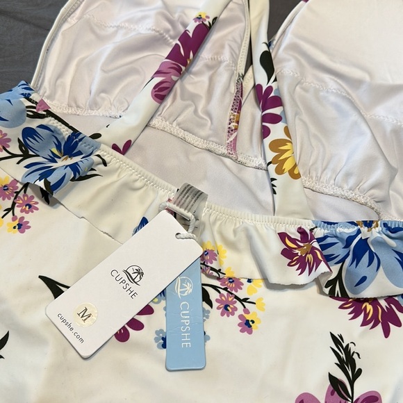 Cupshe one piece swimsuit - Picture 4 of 5